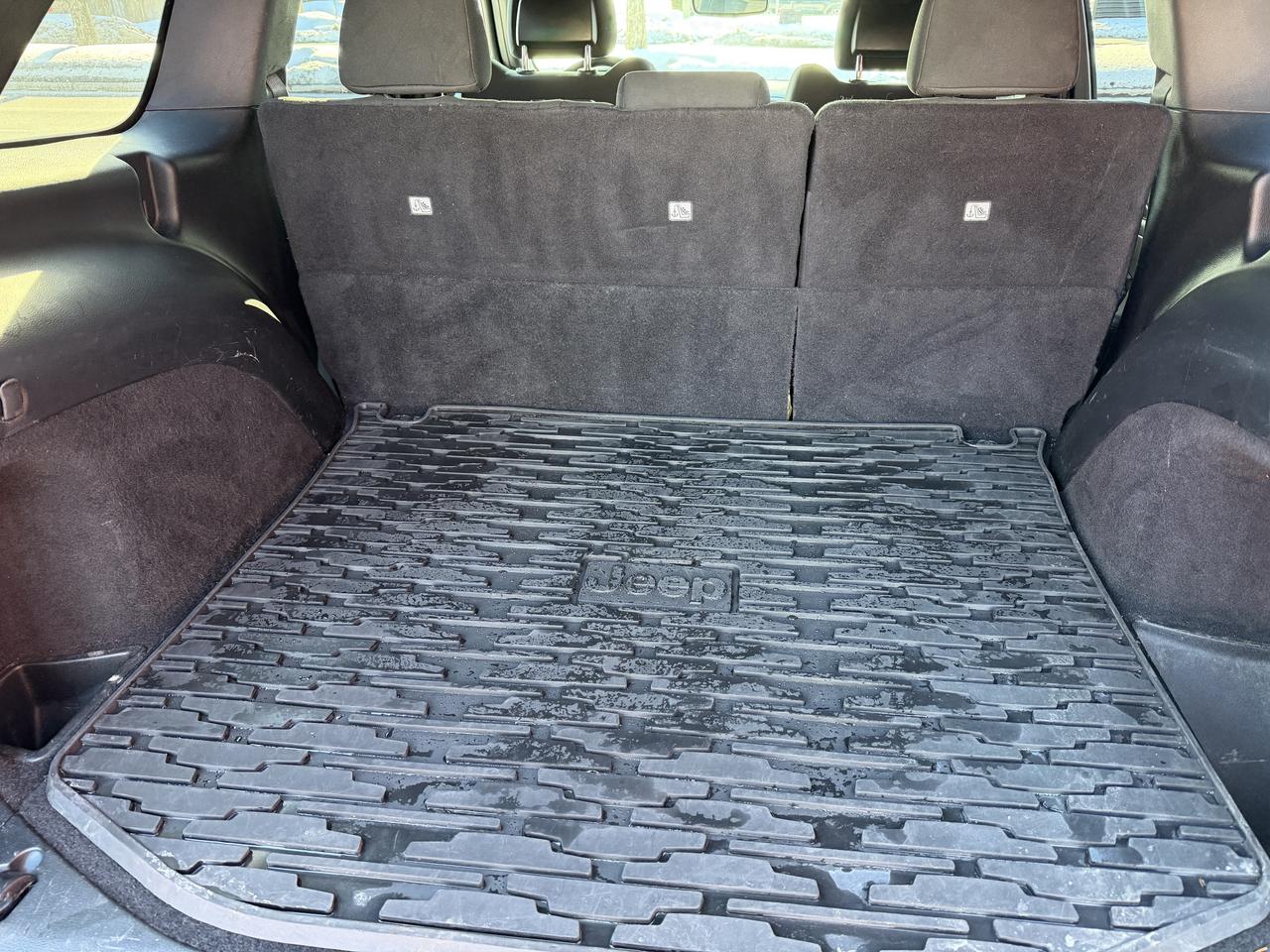 2017 Jeep Grand Cherokee Laredo Photo