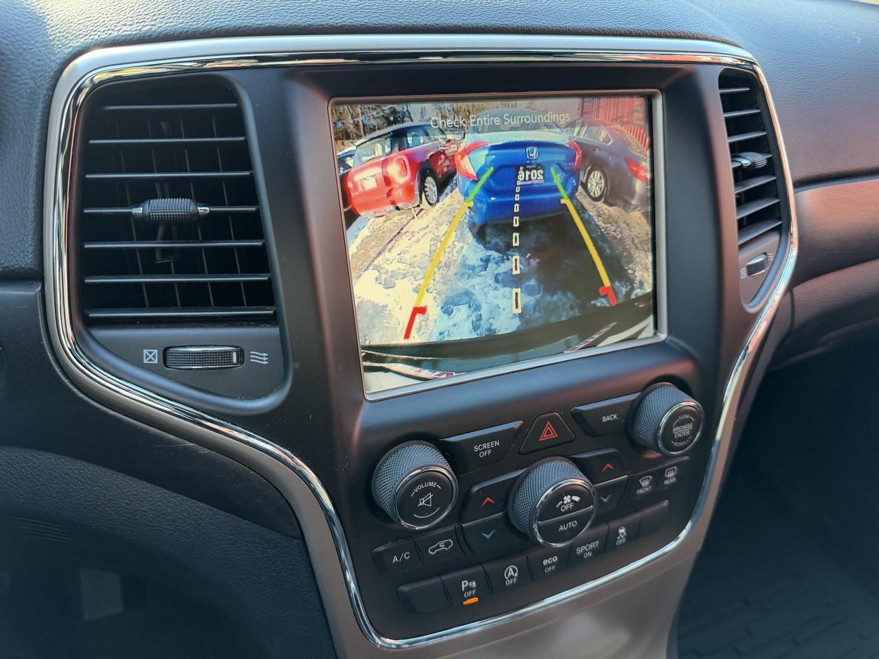 2017 Jeep Grand Cherokee Laredo Photo