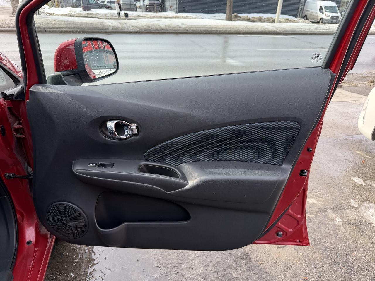 2014 Nissan Versa Note SV Photo