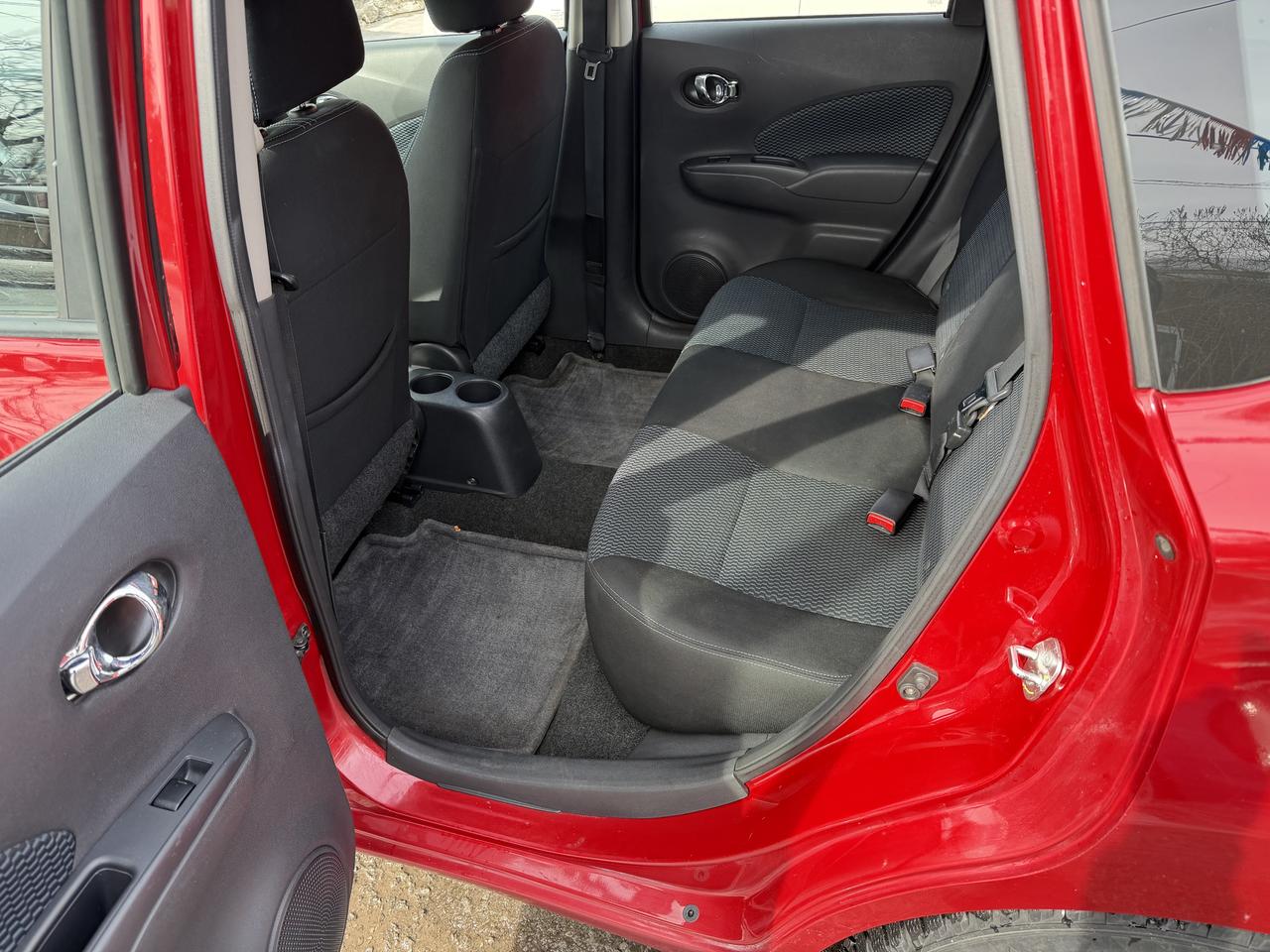 2014 Nissan Versa Note SV Photo