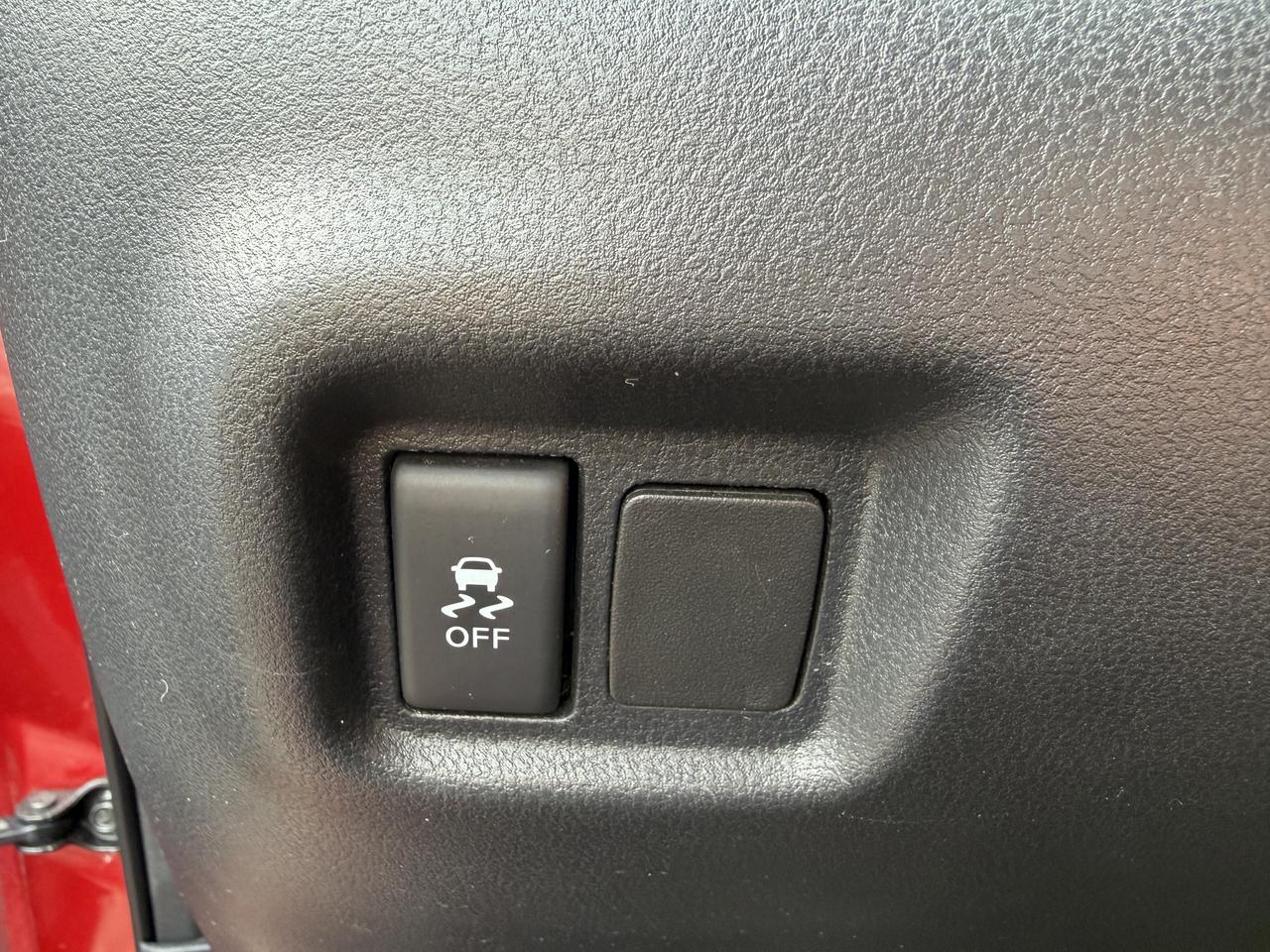 2014 Nissan Versa Note SV Photo