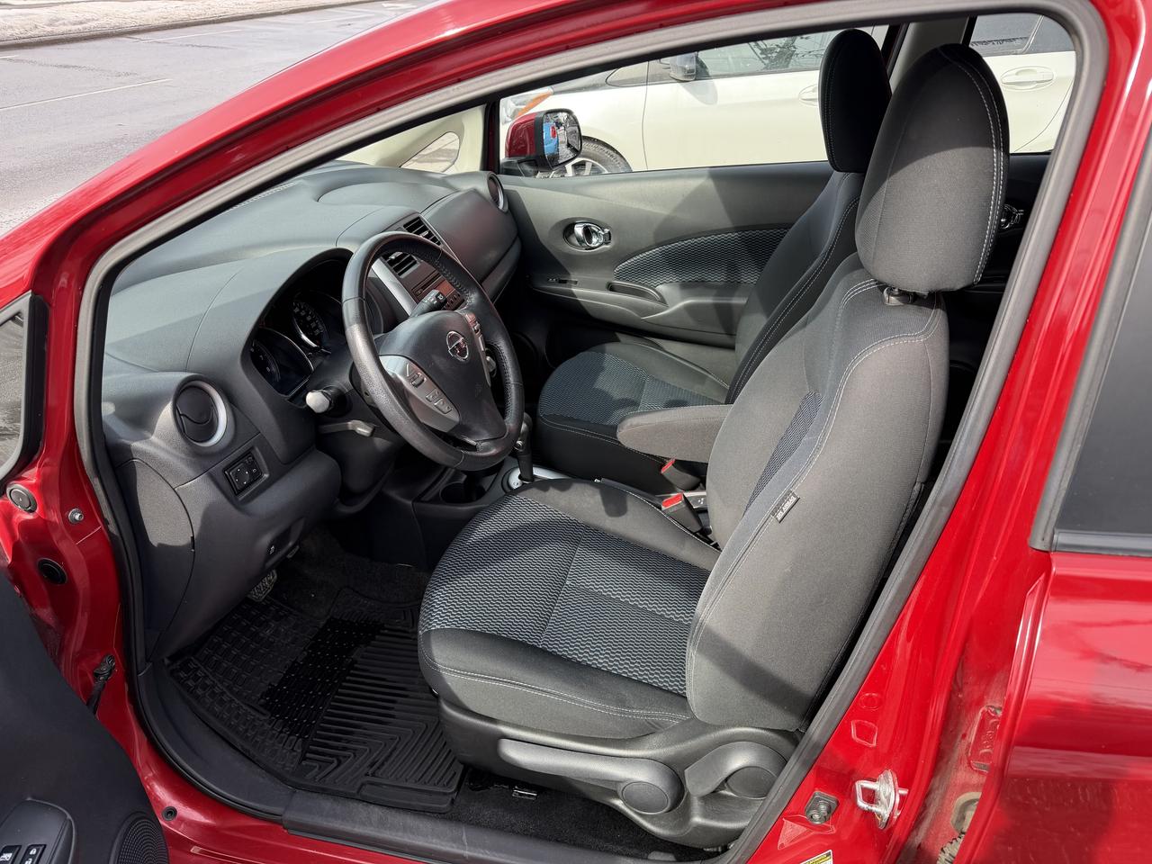 2014 Nissan Versa Note SV Photo