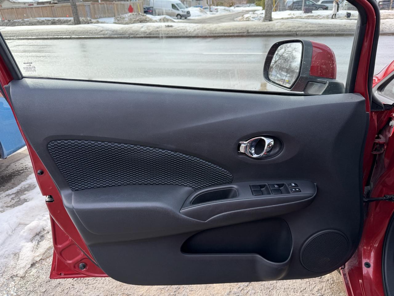 2014 Nissan Versa Note SV Photo