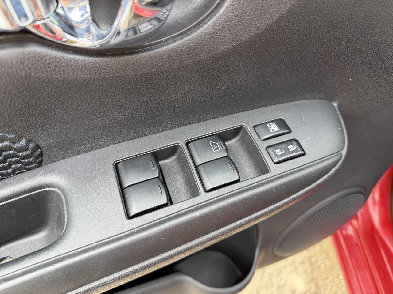 2014 Nissan Versa Note SV Photo