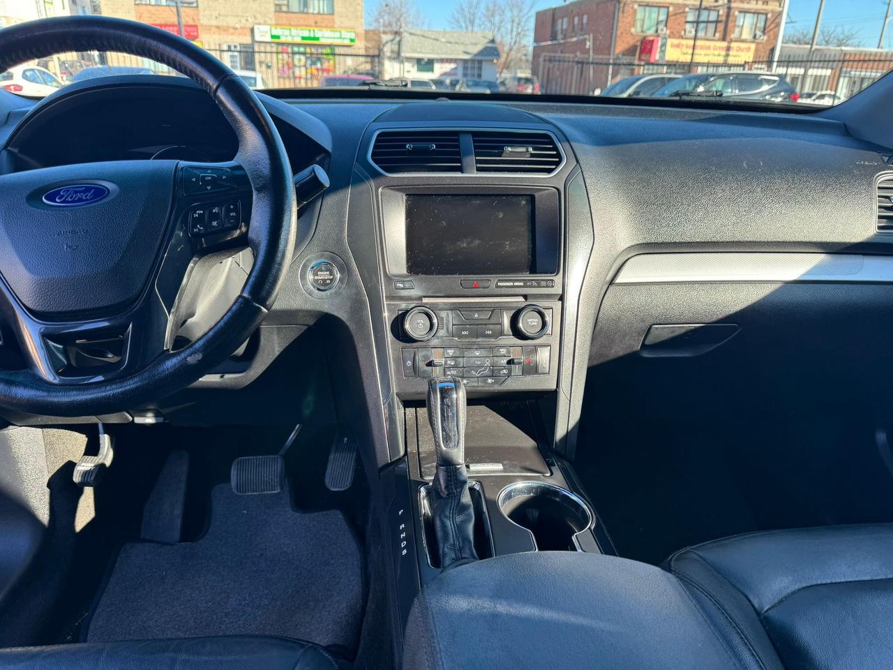 2016 Ford Explorer XLT Photo