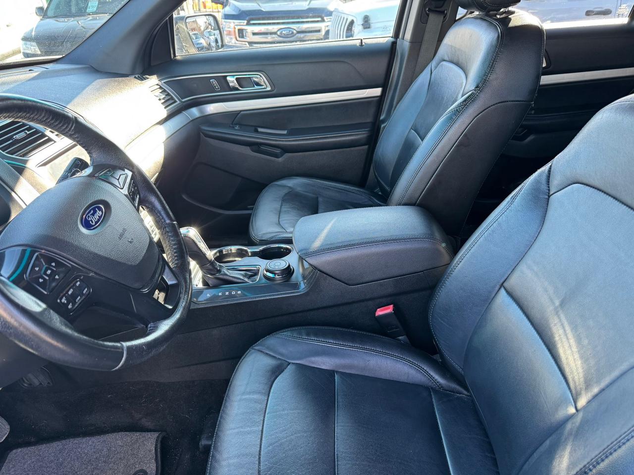 2016 Ford Explorer XLT Photo