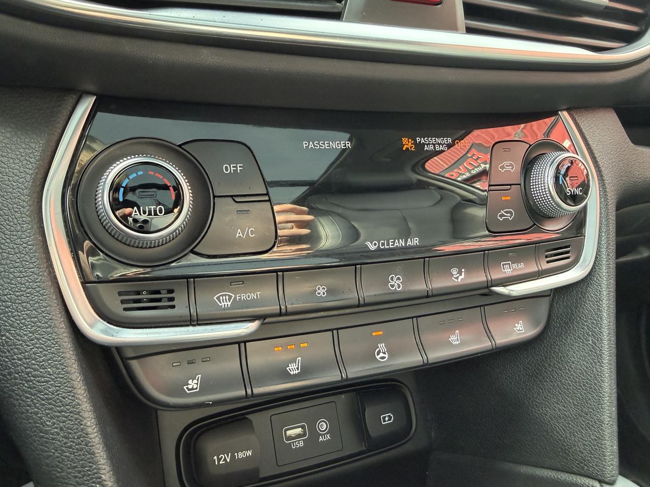 2019 Hyundai Santa Fe LUXURY AWD Photo