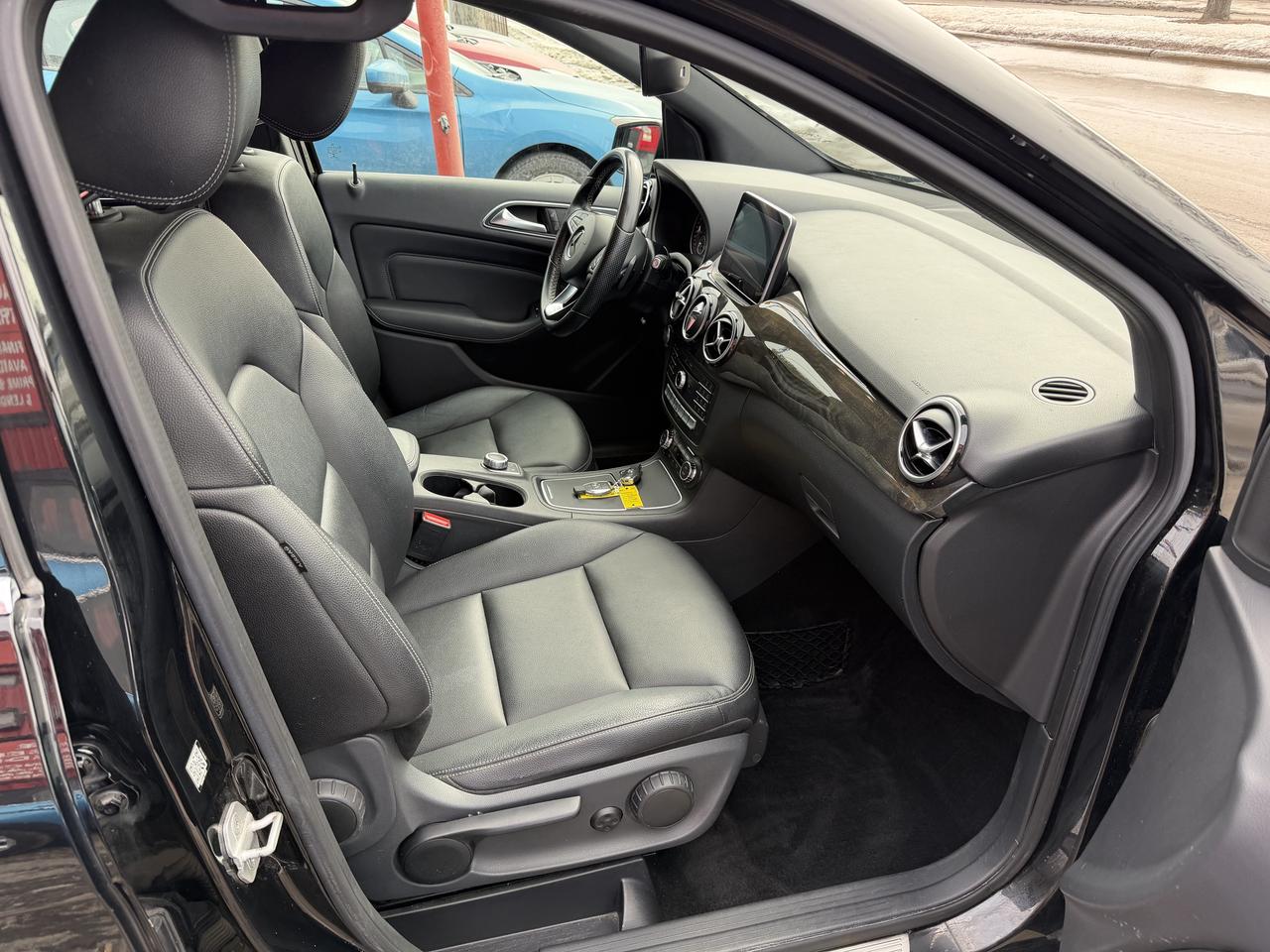 2015 Mercedes-Benz B-Class B 250 4-MATIC Photo