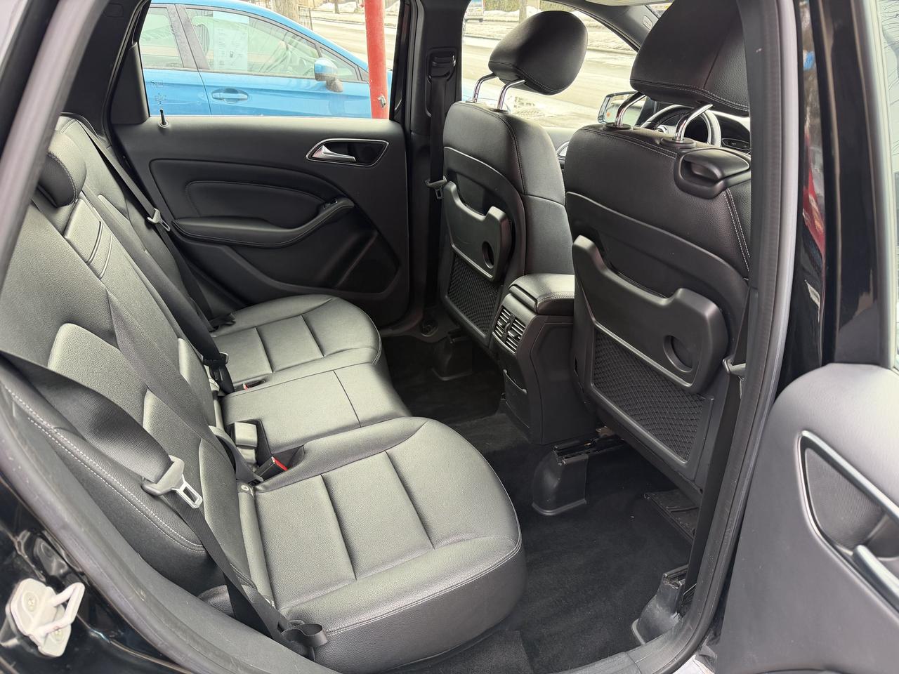 2015 Mercedes-Benz B-Class B 250 4-MATIC Photo