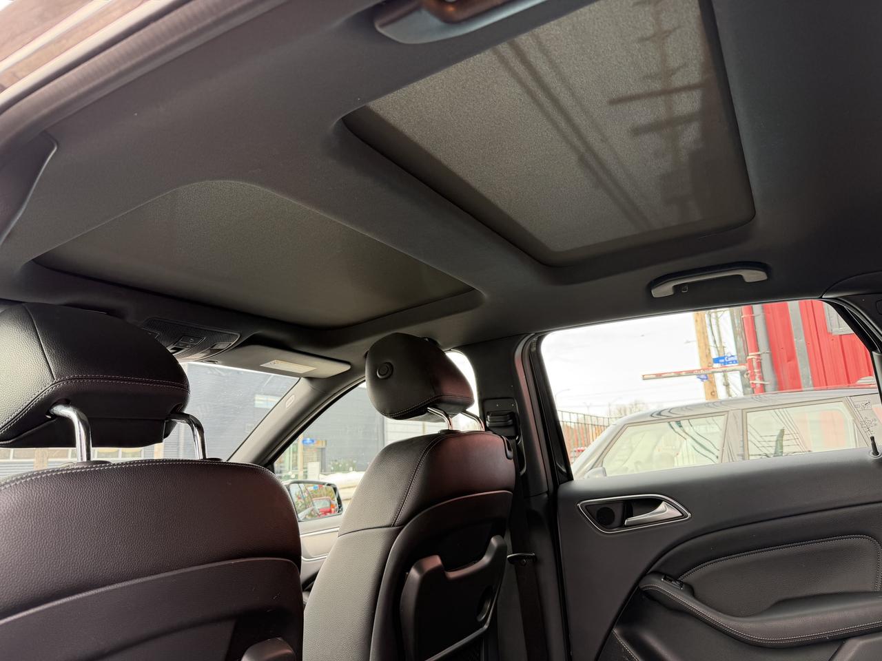 2015 Mercedes-Benz B-Class B 250 4-MATIC Photo