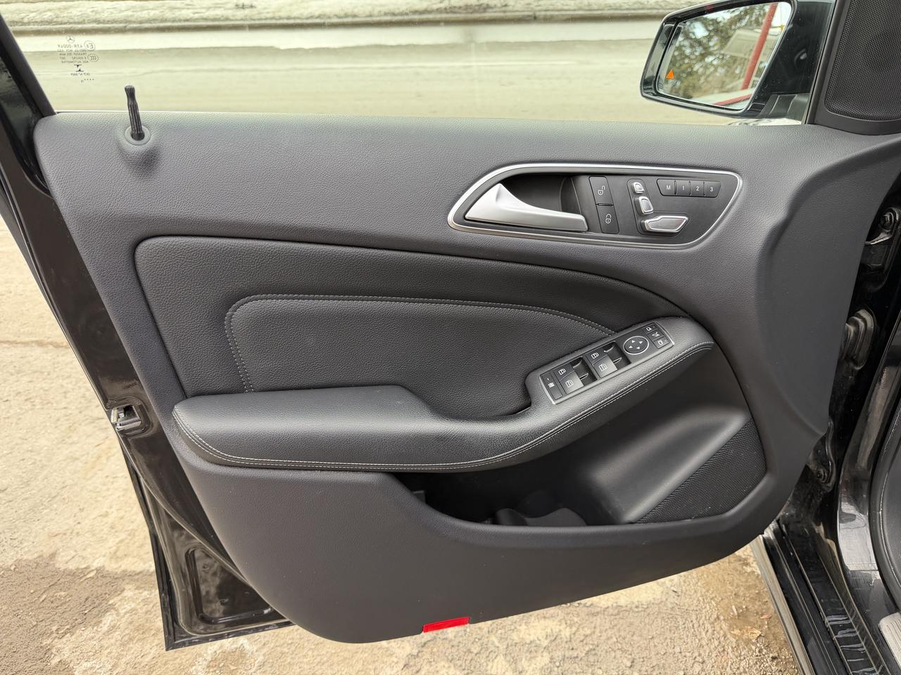 2015 Mercedes-Benz B-Class B 250 4-MATIC Photo