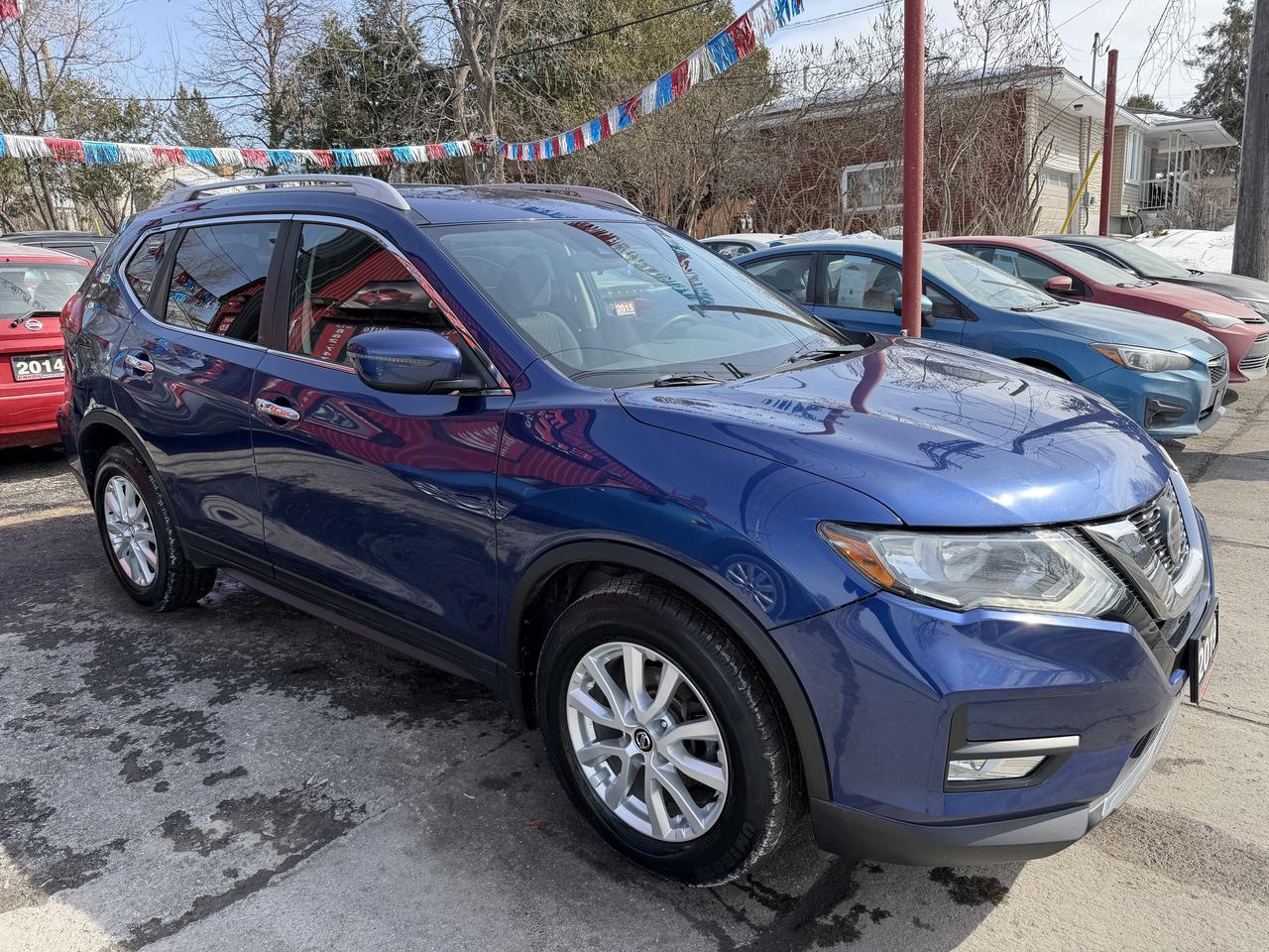 2019 Nissan Rogue SV Photo2