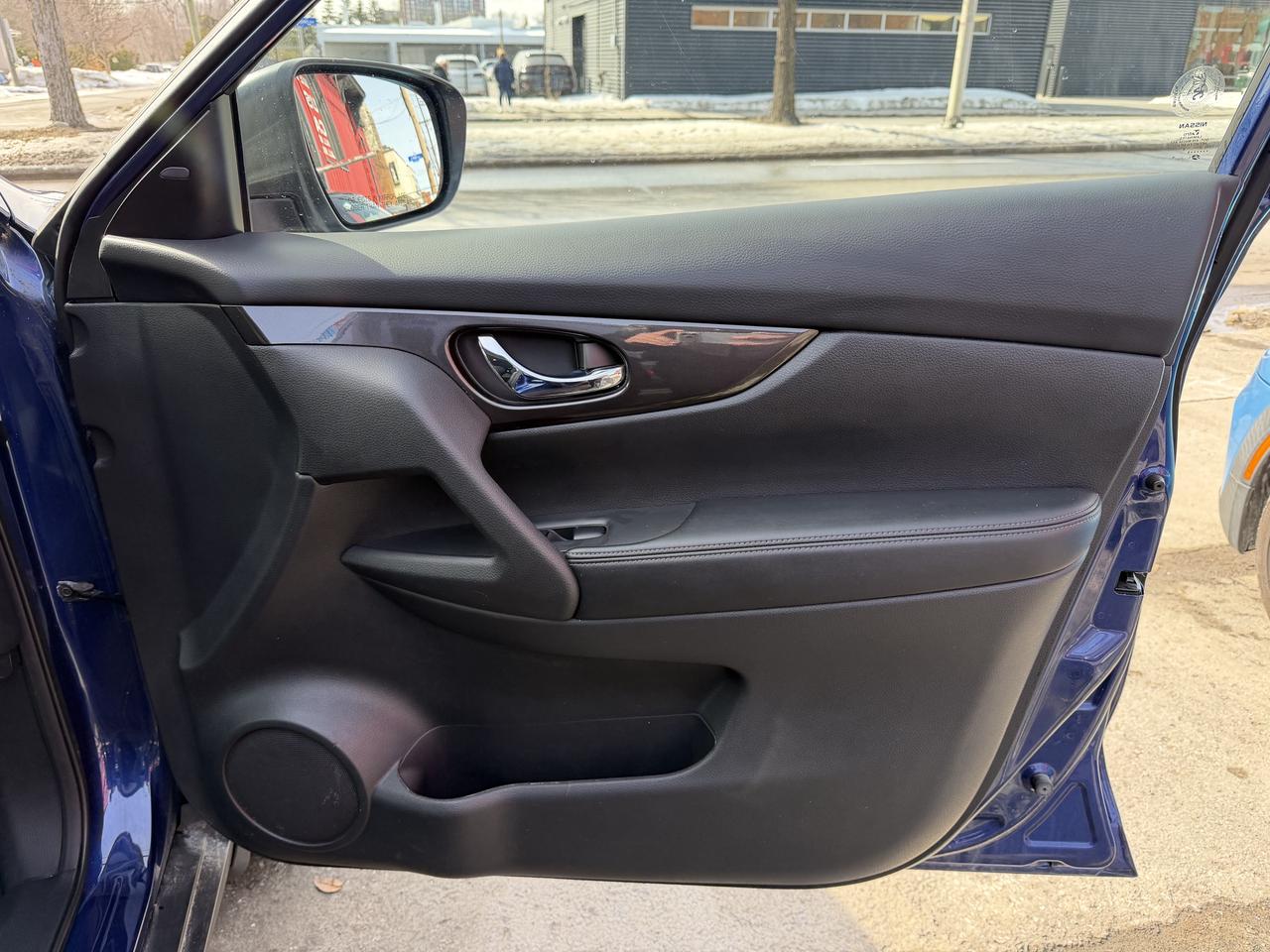 2019 Nissan Rogue SV Photo