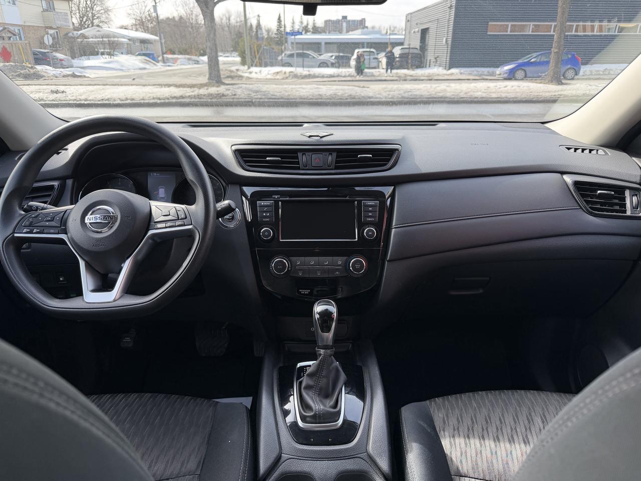 2019 Nissan Rogue SV Photo