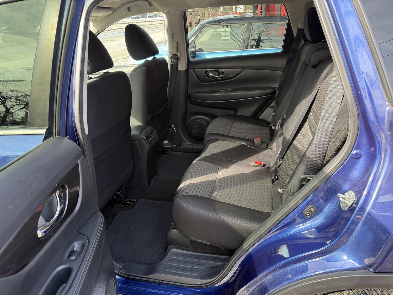 2019 Nissan Rogue SV Photo