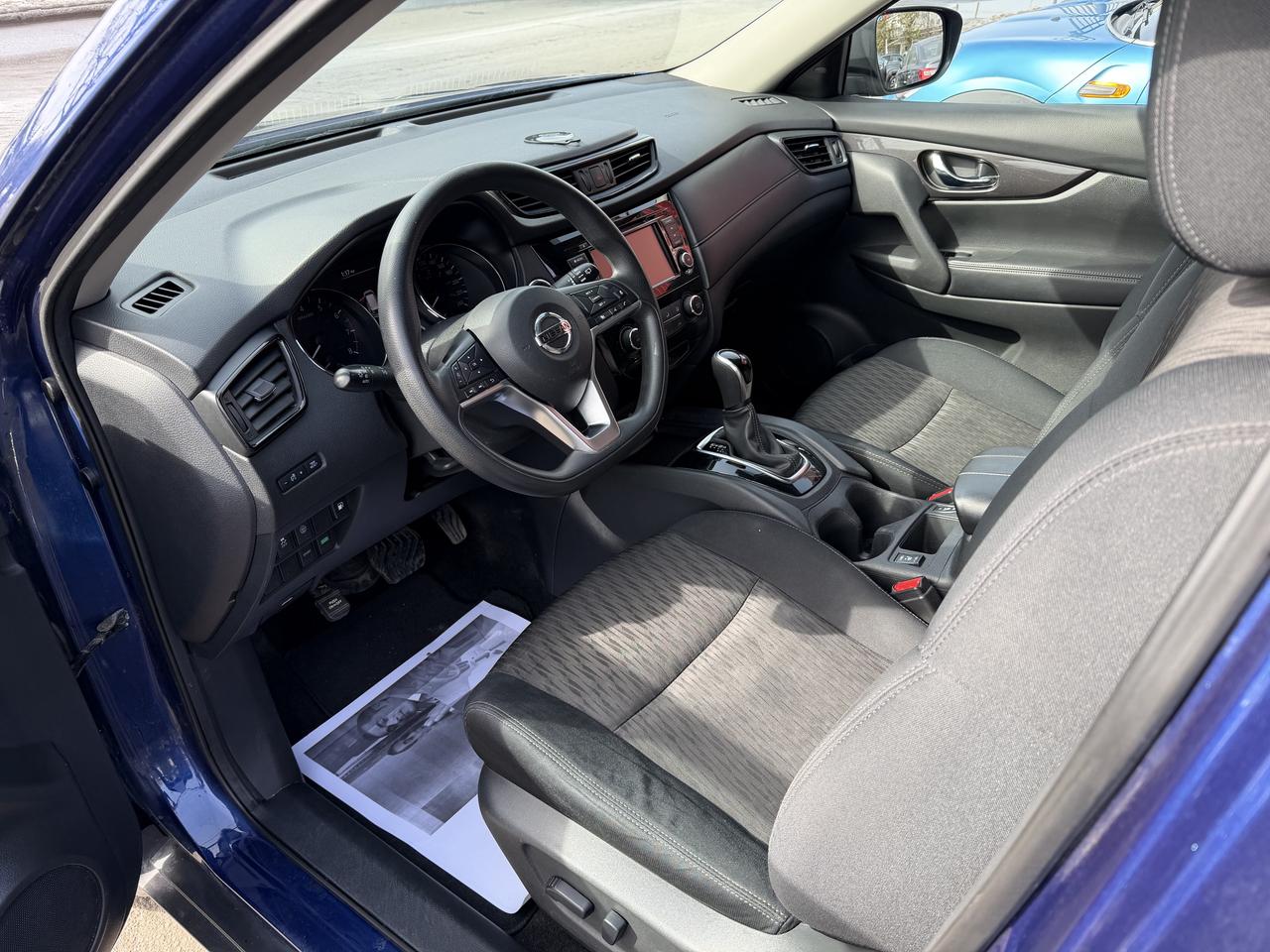 2019 Nissan Rogue SV Photo