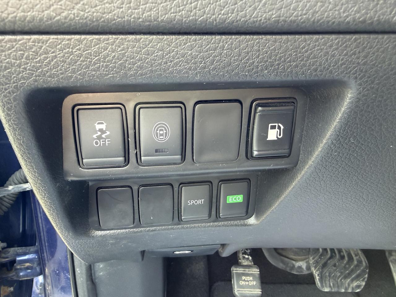 2019 Nissan Rogue SV Photo