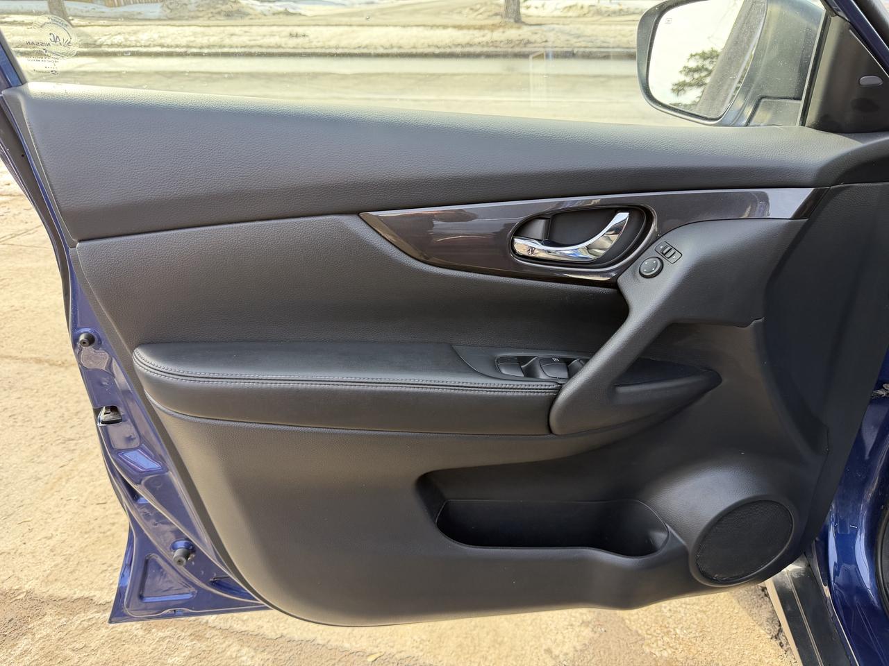 2019 Nissan Rogue SV Photo