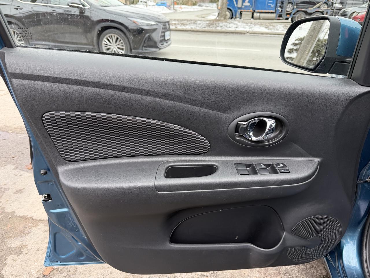 2017 Nissan Micra  Photo