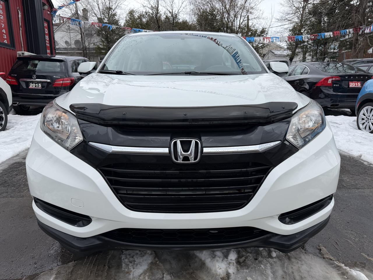 2017 Honda HR-V LX 6-SPEED Photo