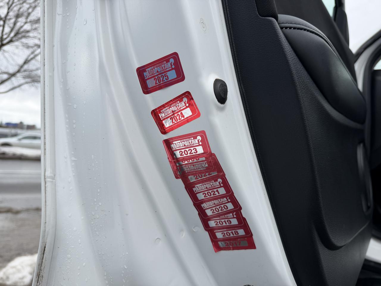 2017 Honda HR-V LX 6-SPEED Photo