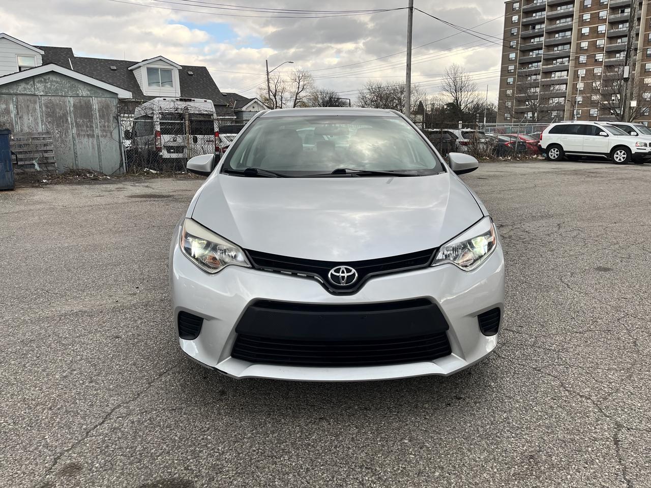 2014 Toyota Corolla Luxury Photo0