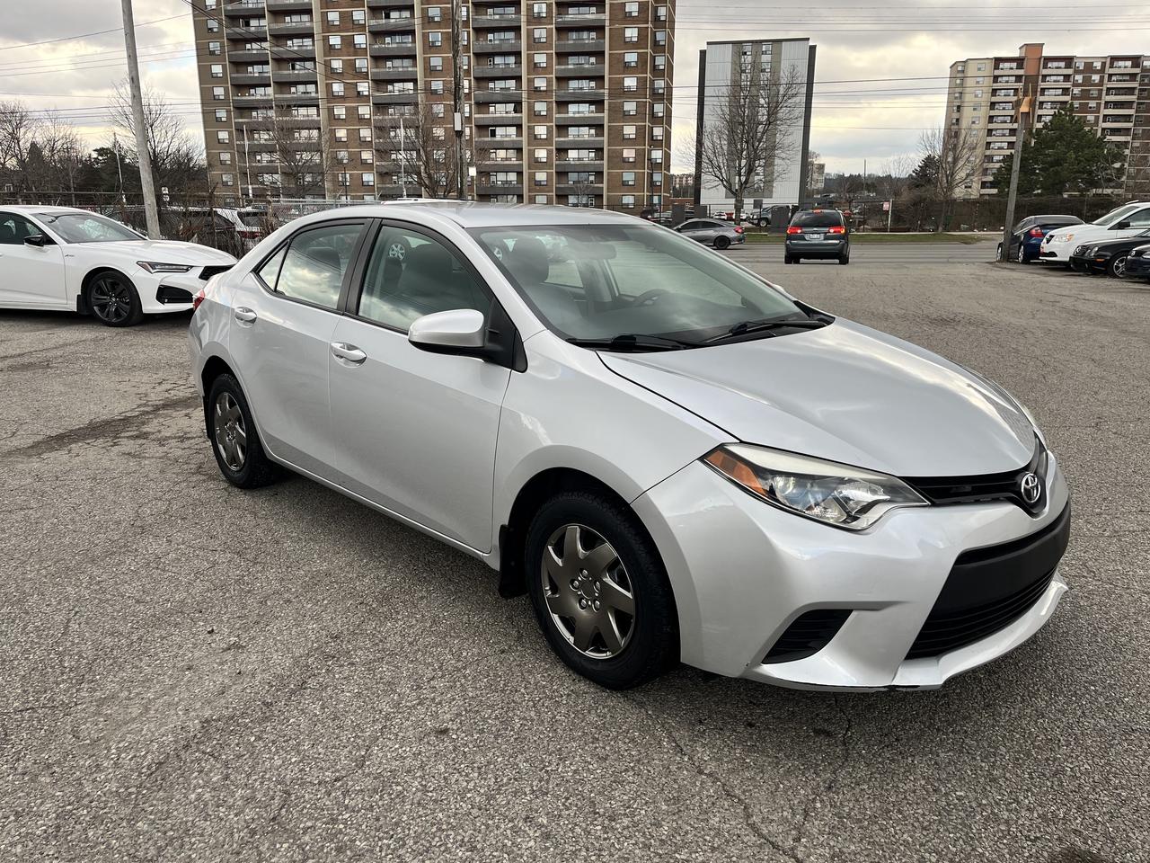 2014 Toyota Corolla Luxury Photo