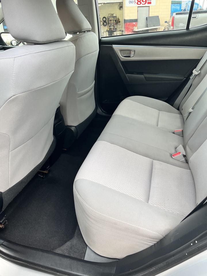 2014 Toyota Corolla Luxury Photo