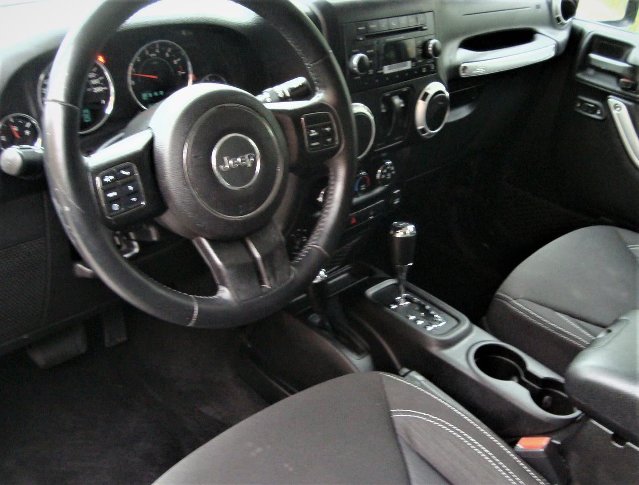 2013 Jeep Wrangler SAHARA 4X4 Photo