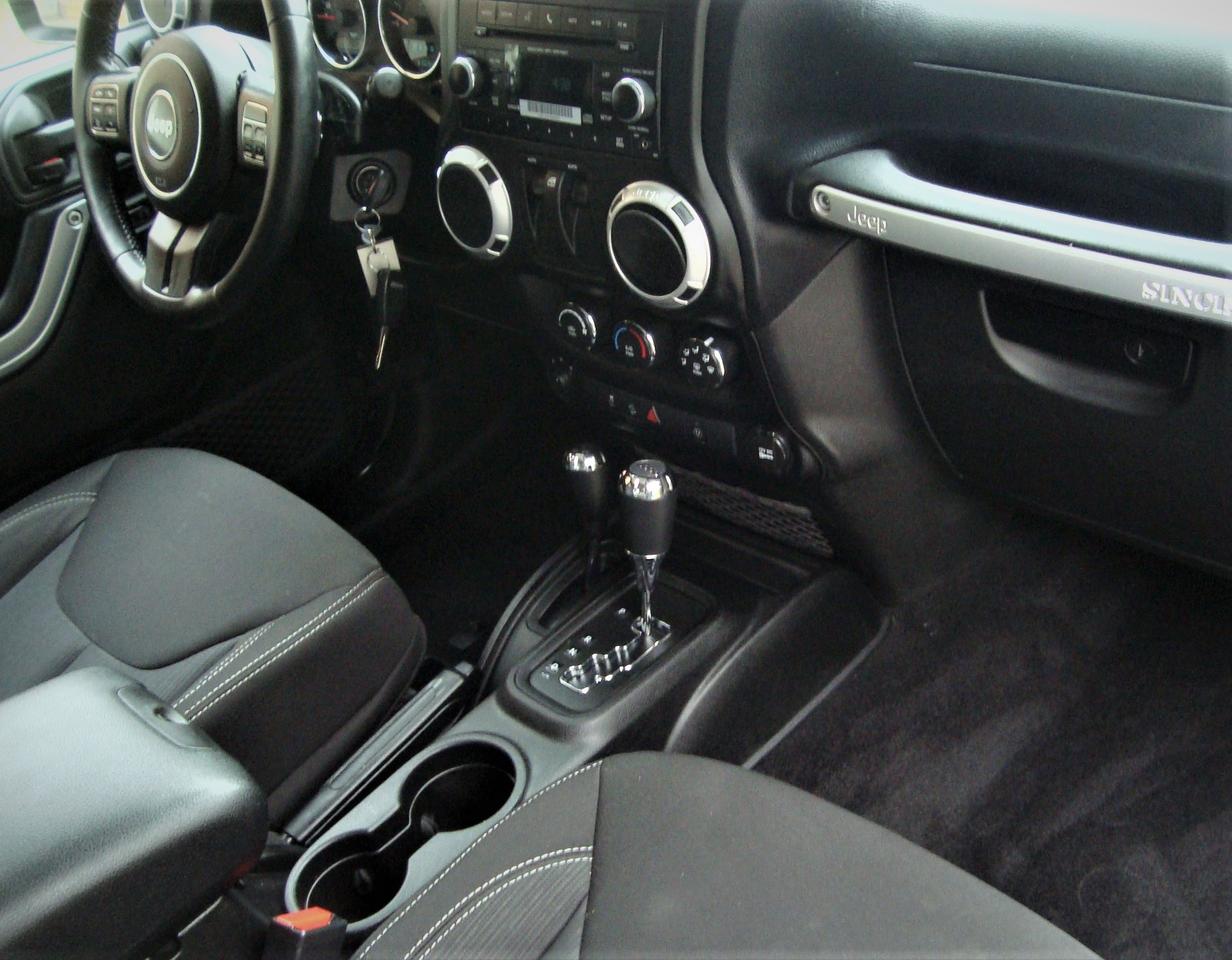 2013 Jeep Wrangler SAHARA 4X4 Photo