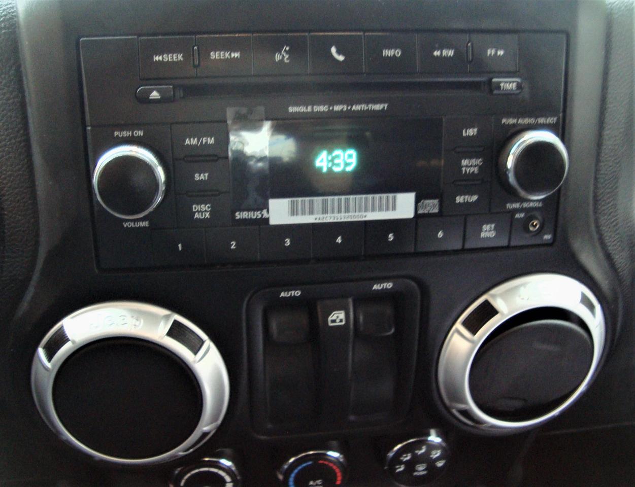 2013 Jeep Wrangler SAHARA 4X4 Photo