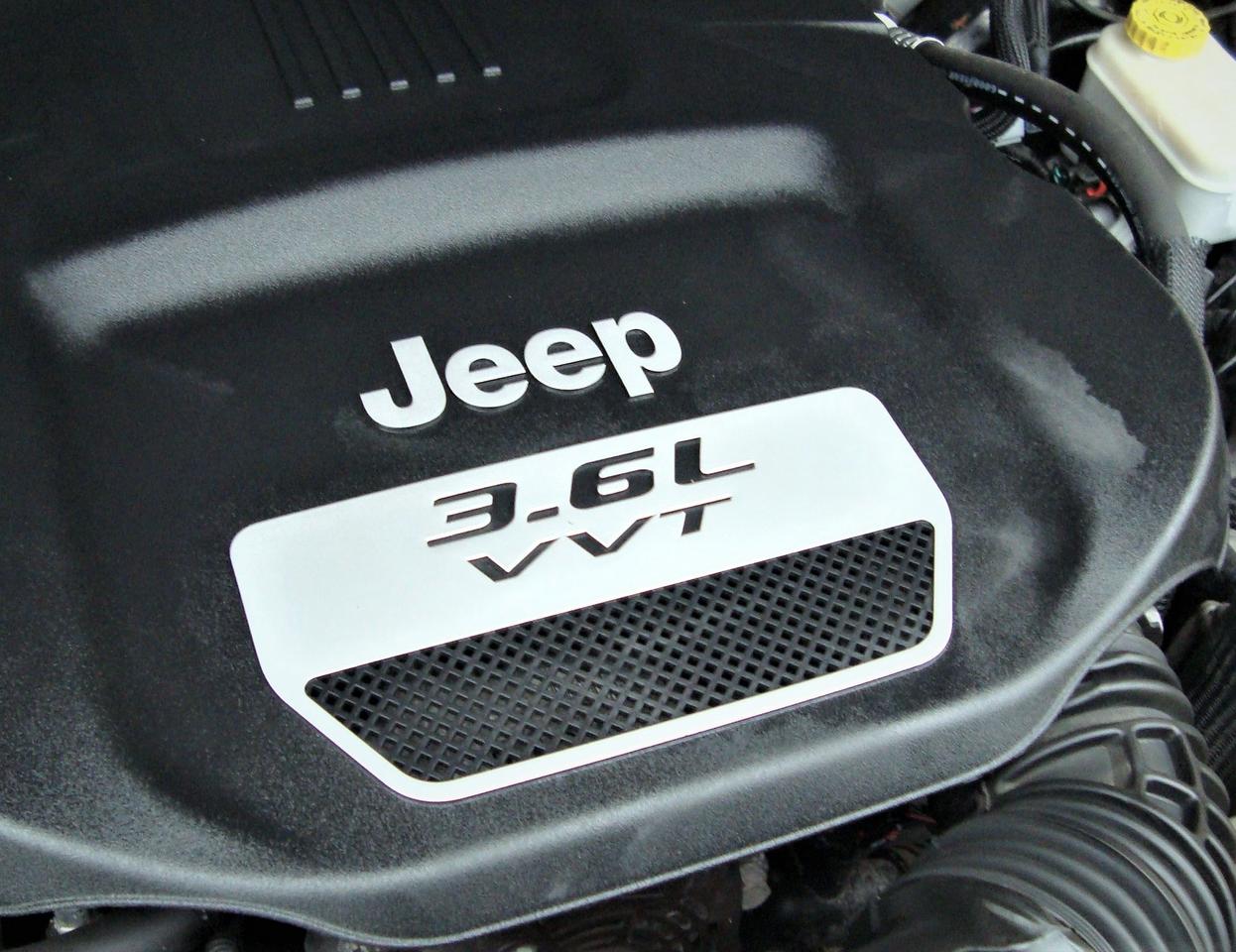 2013 Jeep Wrangler SAHARA 4X4 Photo