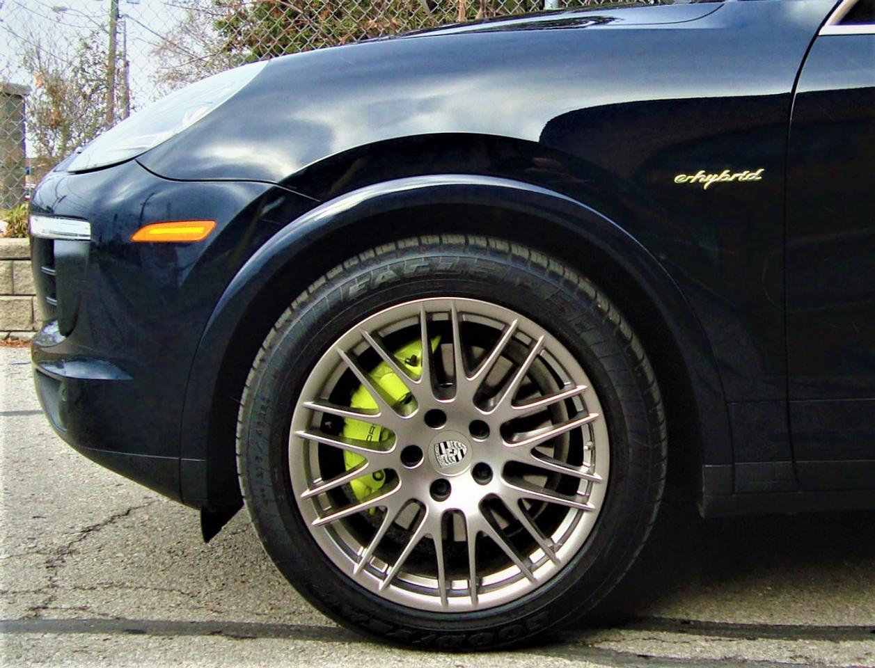 2015 Porsche Cayenne S e-Hybrid AWD Photo