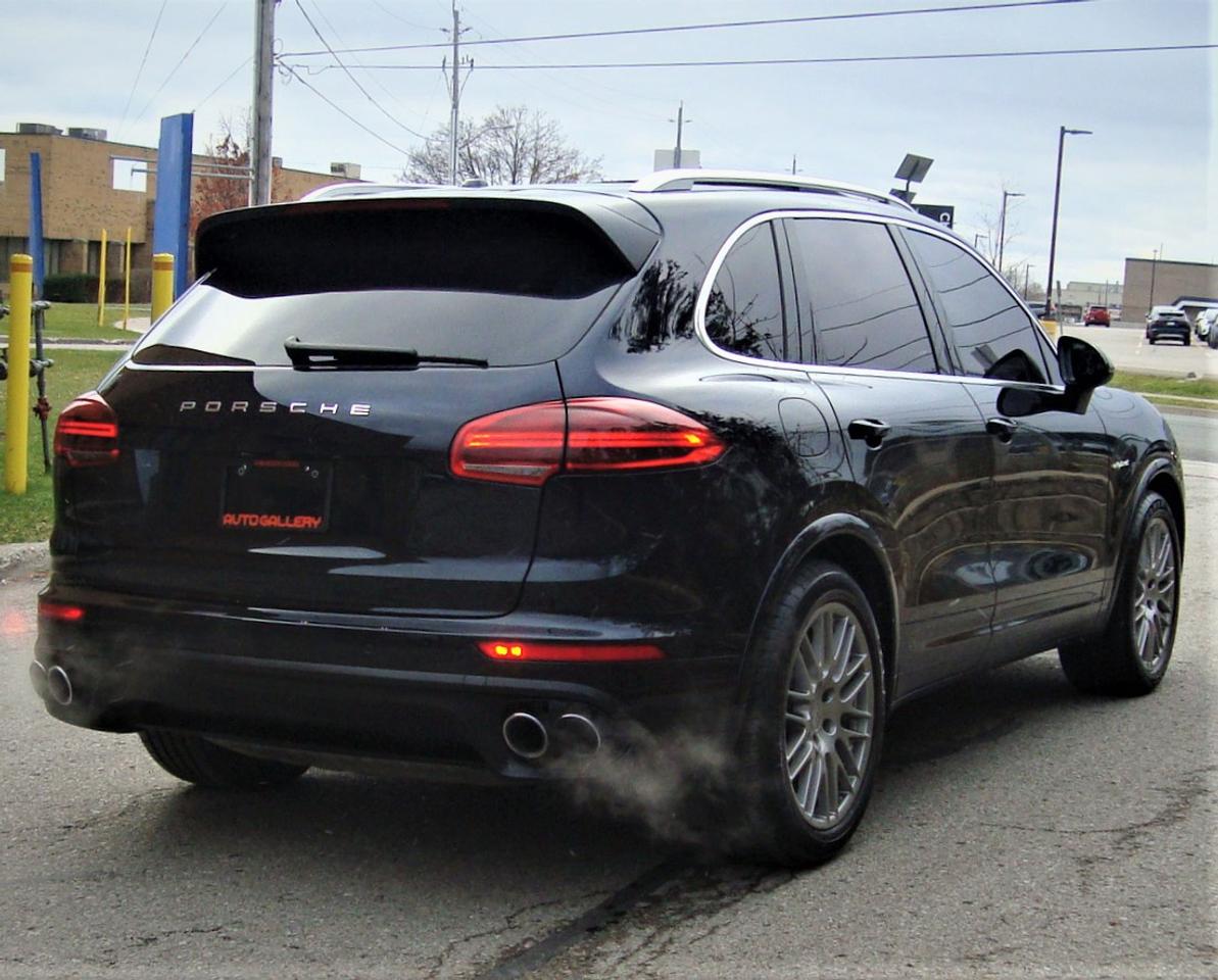 2015 Porsche Cayenne S e-Hybrid AWD Photo