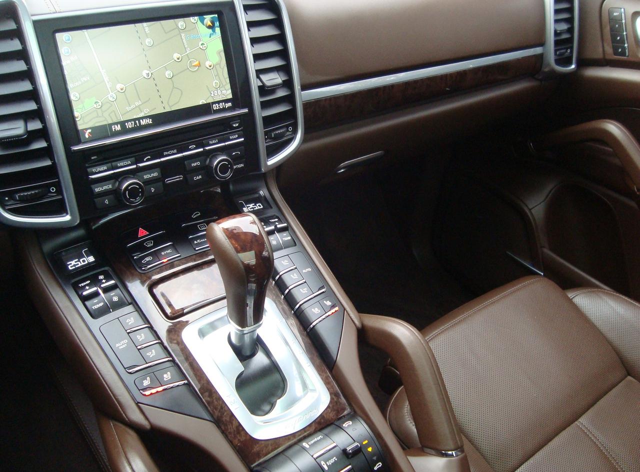 2015 Porsche Cayenne S e-Hybrid AWD Photo