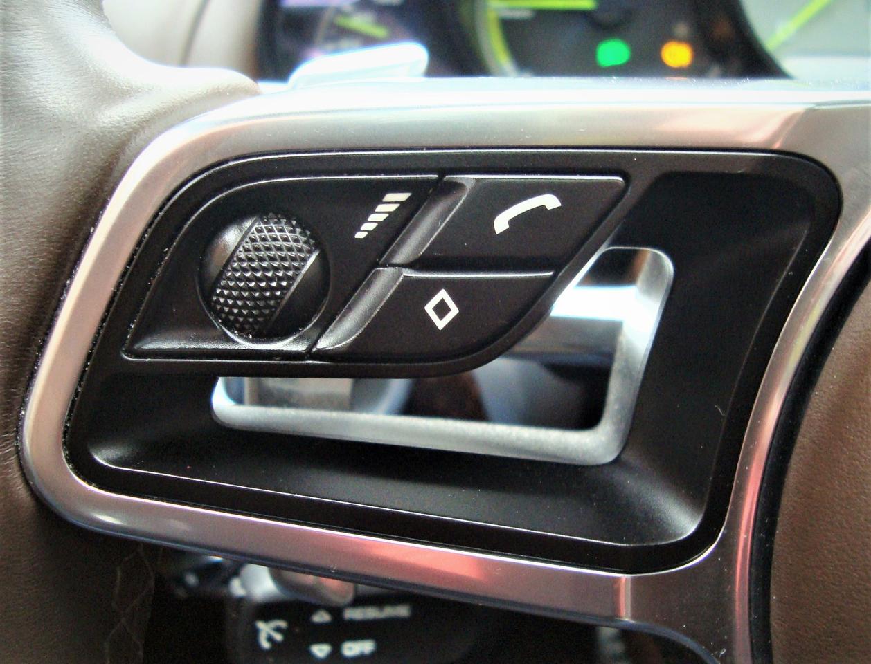 2015 Porsche Cayenne S e-Hybrid AWD Photo