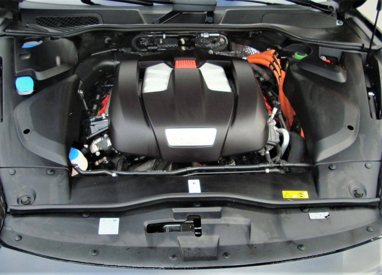 2015 Porsche Cayenne S e-Hybrid AWD Photo