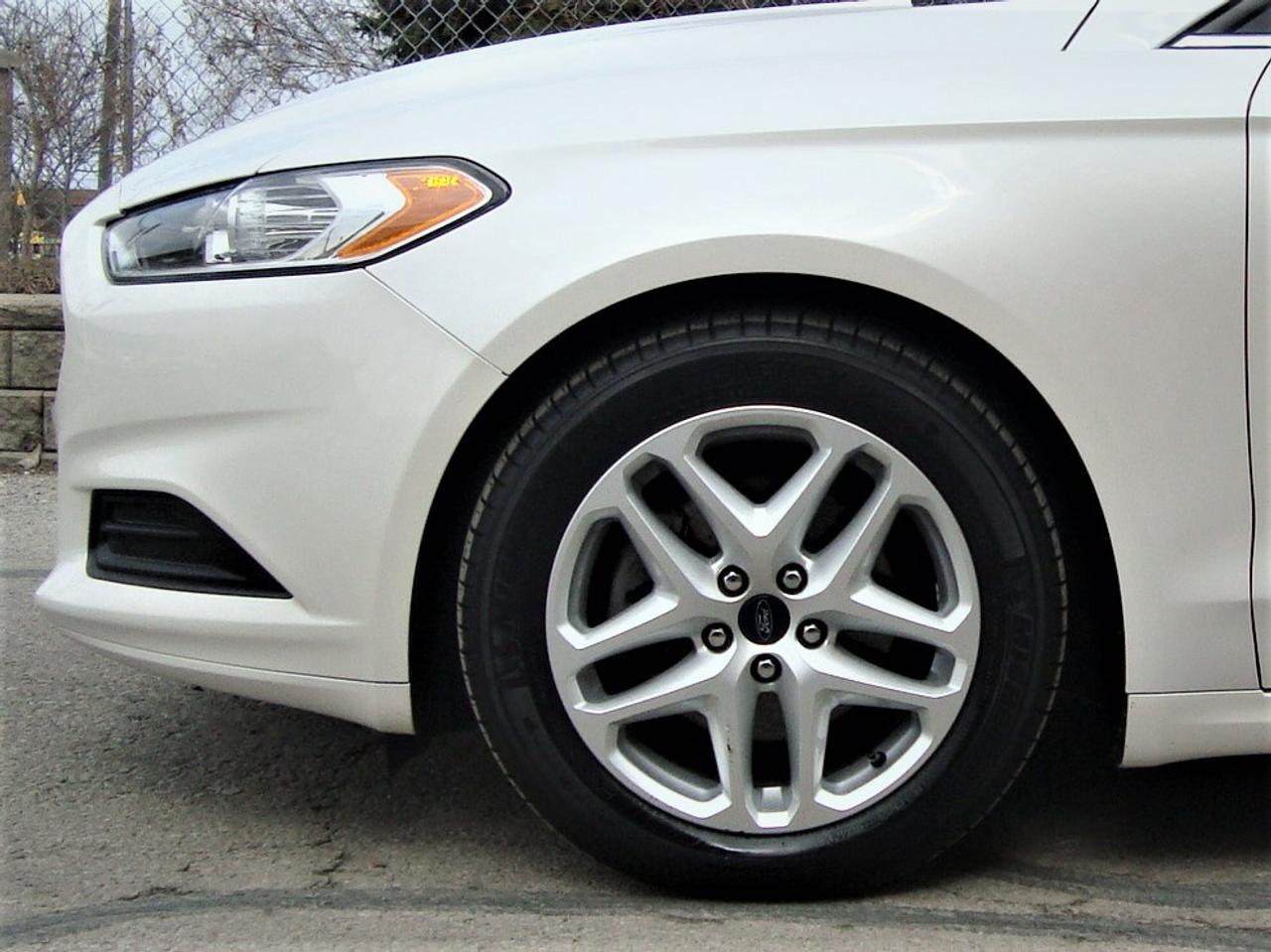 2015 Ford Fusion SE | ONLY 67K | 1 OWNER | CARFAX CLEAN Photo