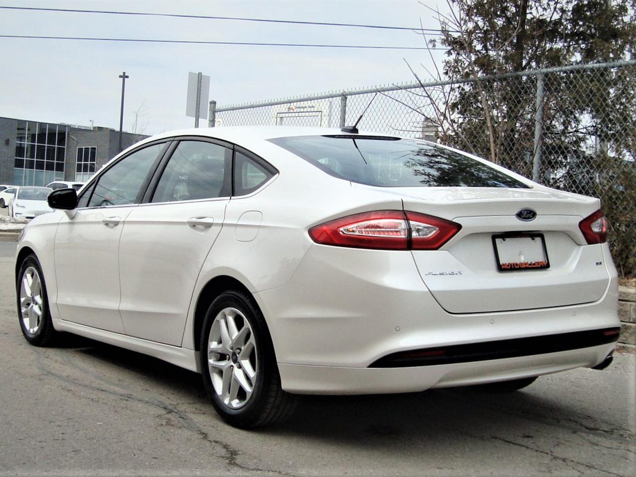 2015 Ford Fusion SE | ONLY 67K | 1 OWNER | CARFAX CLEAN Photo