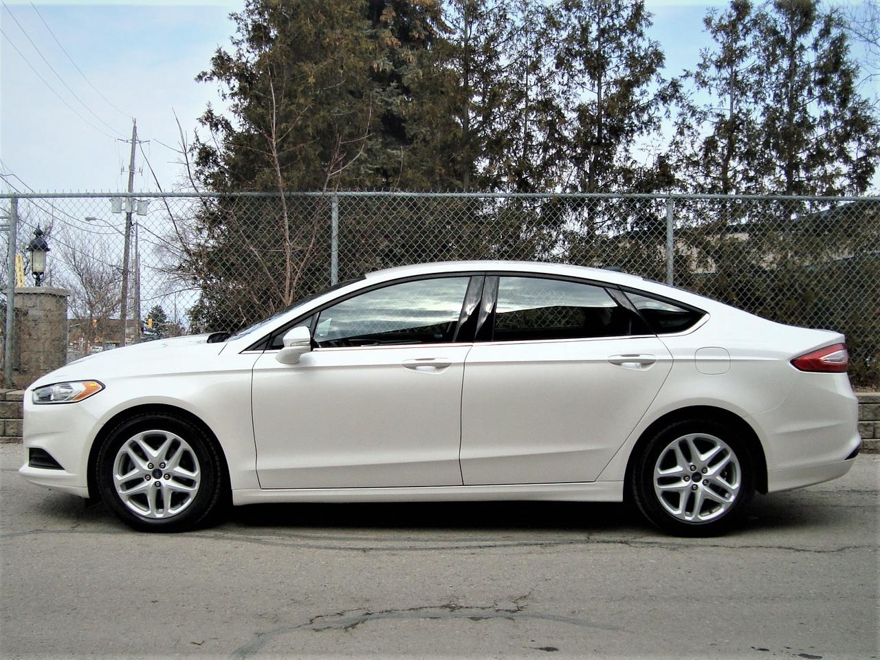 2015 Ford Fusion SE | ONLY 67K | 1 OWNER | CARFAX CLEAN Photo