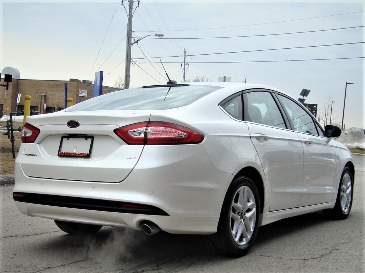2015 Ford Fusion SE | ONLY 67K | 1 OWNER | CARFAX CLEAN Photo