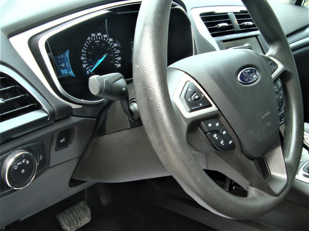 2015 Ford Fusion SE | ONLY 67K | 1 OWNER | CARFAX CLEAN Photo