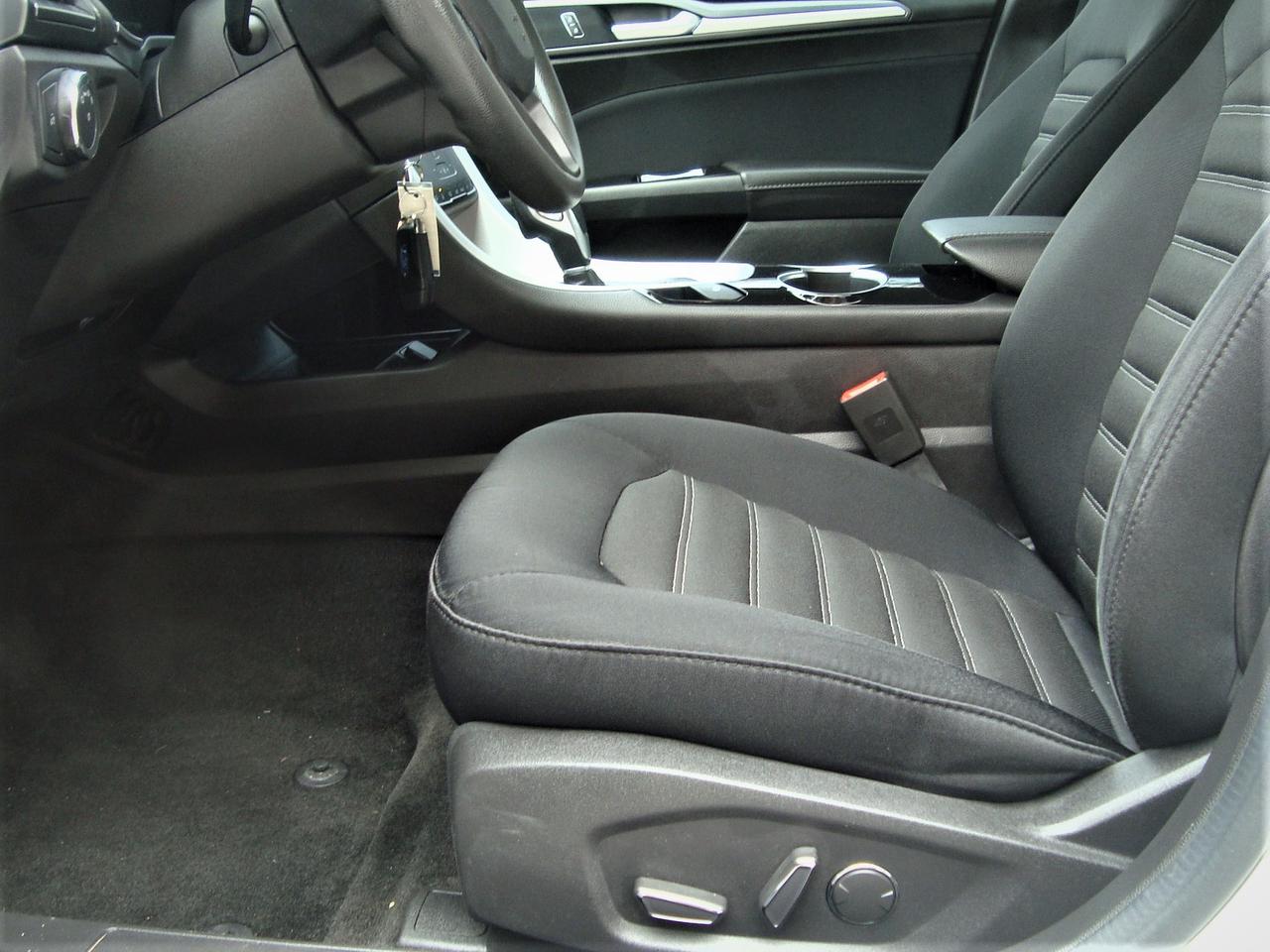 2015 Ford Fusion SE | ONLY 67K | 1 OWNER | CARFAX CLEAN Photo