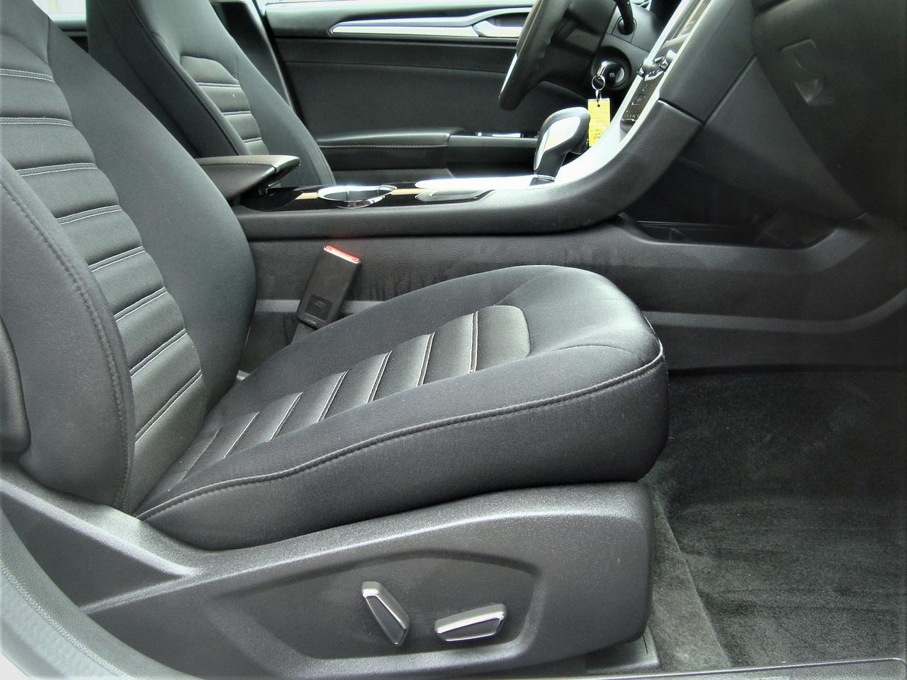 2015 Ford Fusion SE | ONLY 67K | 1 OWNER | CARFAX CLEAN Photo