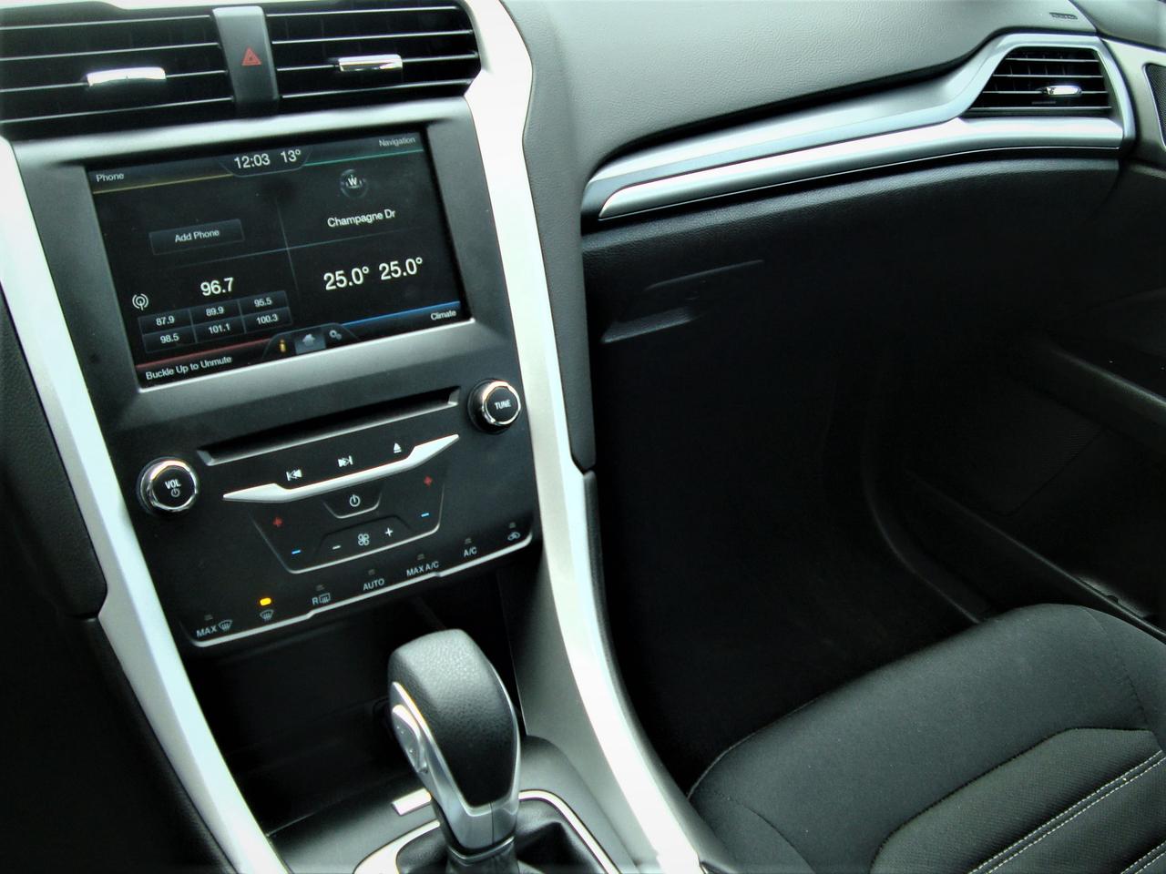 2015 Ford Fusion SE | ONLY 67K | 1 OWNER | CARFAX CLEAN Photo