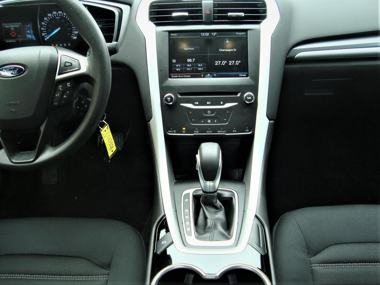 2015 Ford Fusion SE | ONLY 67K | 1 OWNER | CARFAX CLEAN Photo