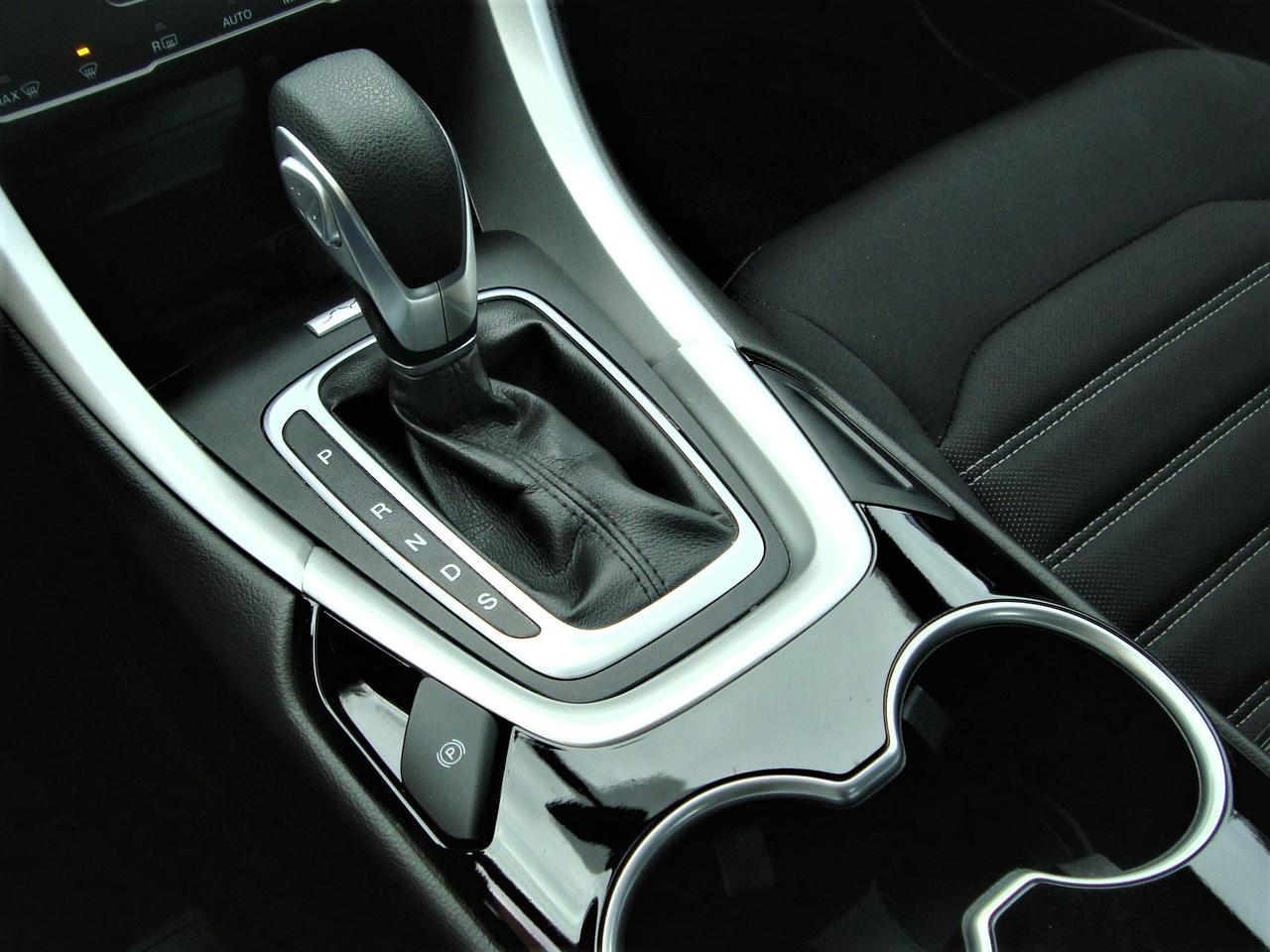 2015 Ford Fusion SE | ONLY 67K | 1 OWNER | CARFAX CLEAN Photo