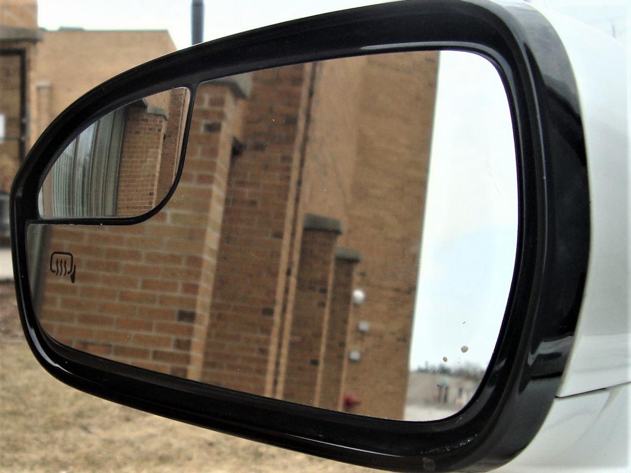 2015 Ford Fusion SE | ONLY 67K | 1 OWNER | CARFAX CLEAN Photo