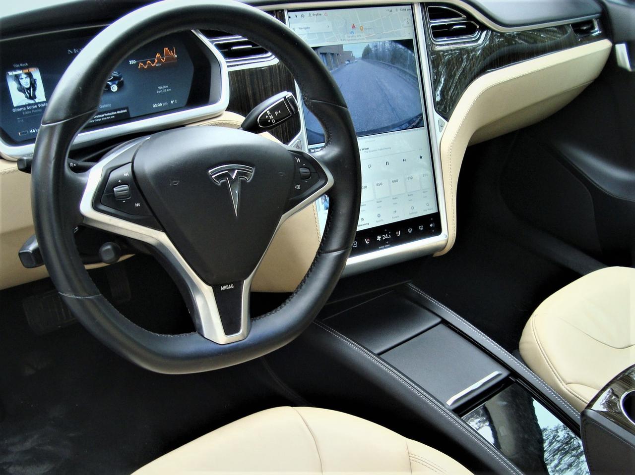 2013 Tesla Model S 85 5-PASSENGER NAVI CAMERA PANO H. SEATS Photo