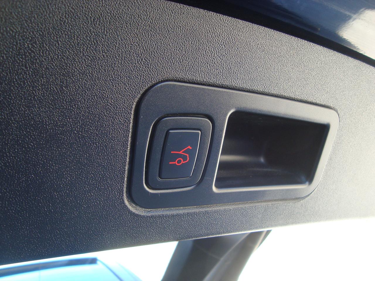 2013 Tesla Model S 85 RWD 5 PASSENGER Photo